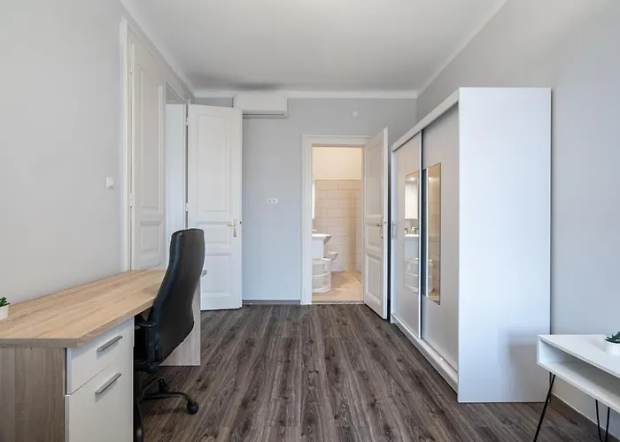 Szentkiralyi Apartman 2