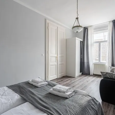 Szentkiralyi Apartman 2 * Budapest