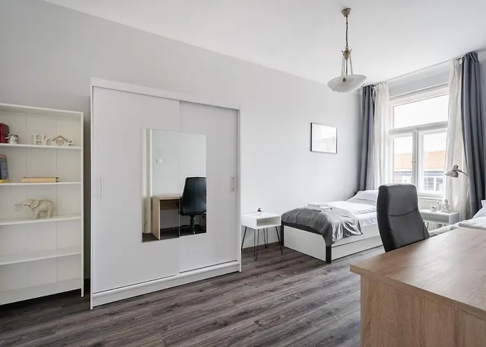 Szentkiralyi Apartman 2 *